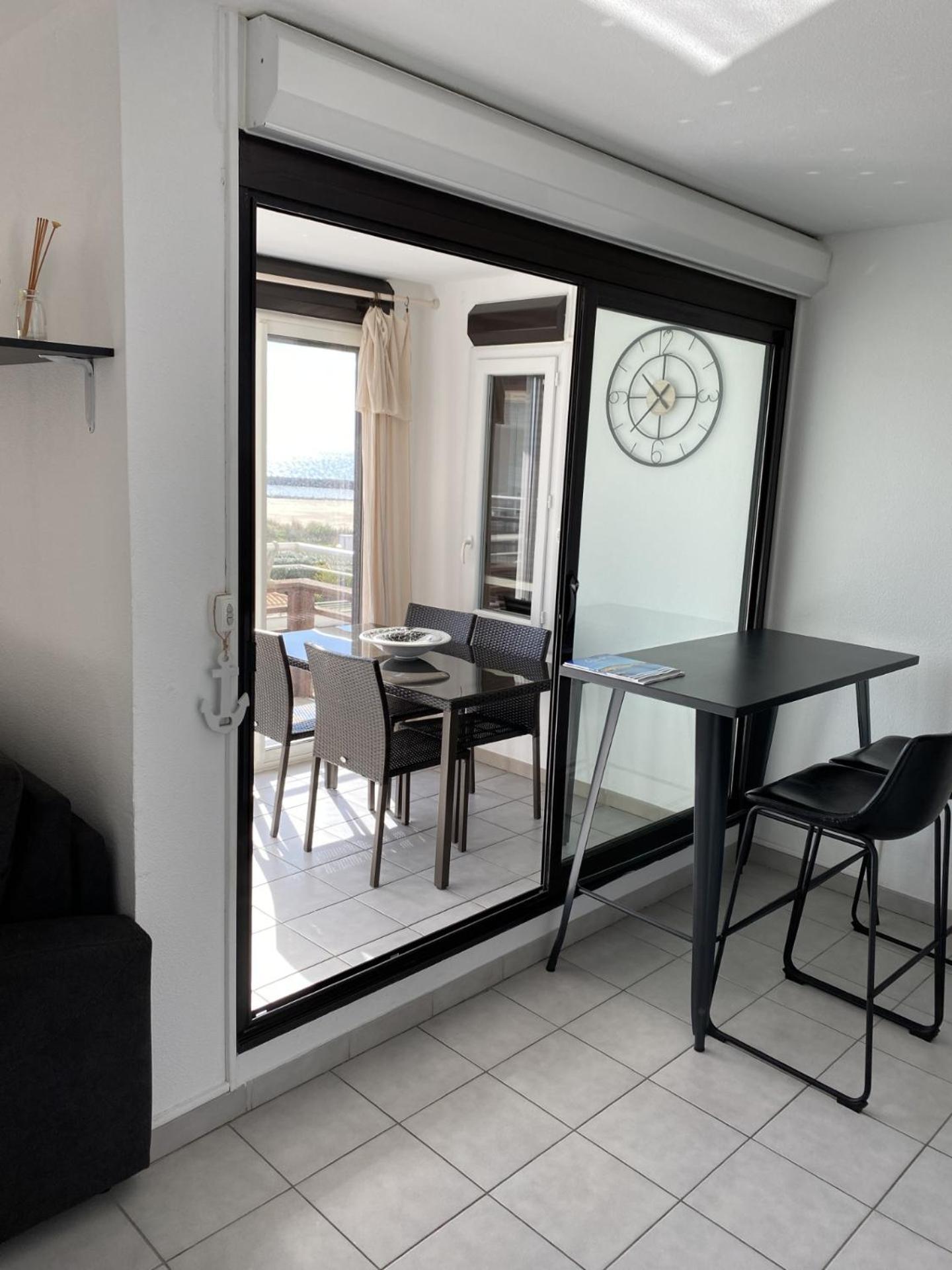 Vue Le Sunset Apartment *